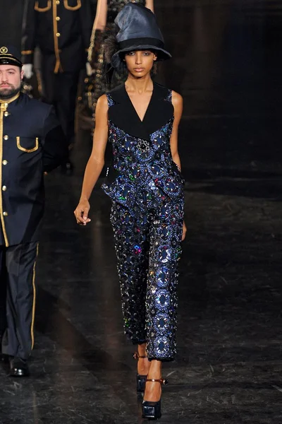 Look 28